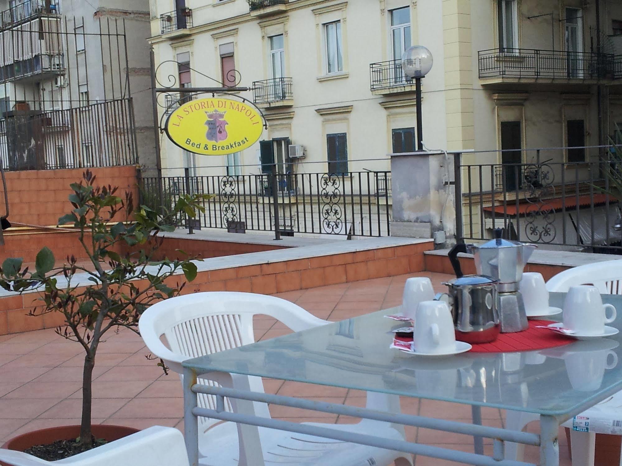 B&B La Storia Di Napoli Exterior foto